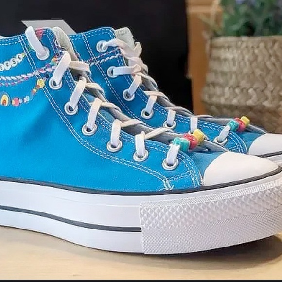 Shoes - Converse Kid/Adult Shoe size 9